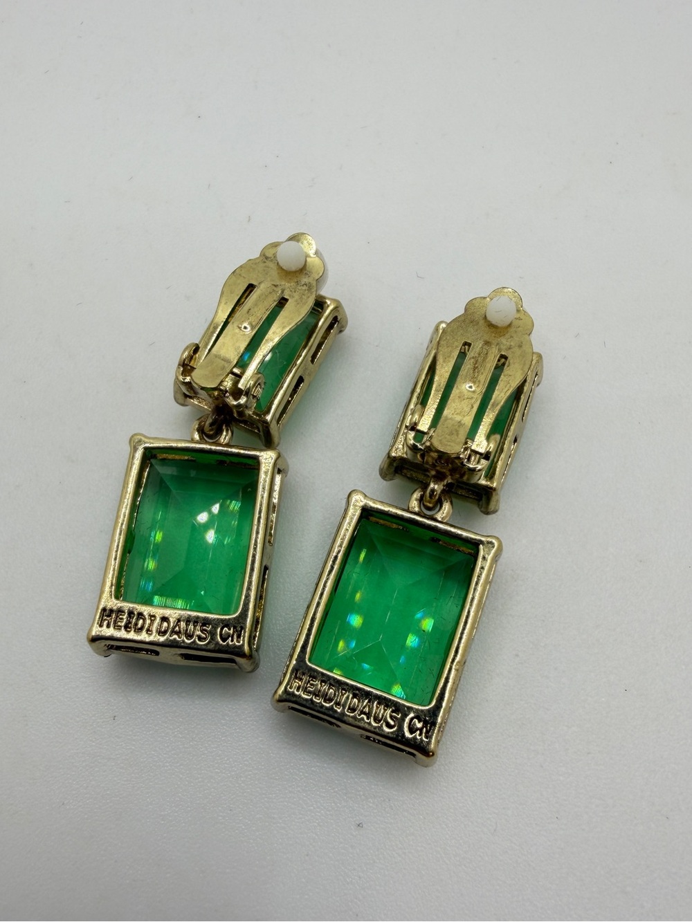 Heidi Daus "HOT ROCKS" Erinite Glass and gold tone CLIP ON earrings! - Picture 12 of 14